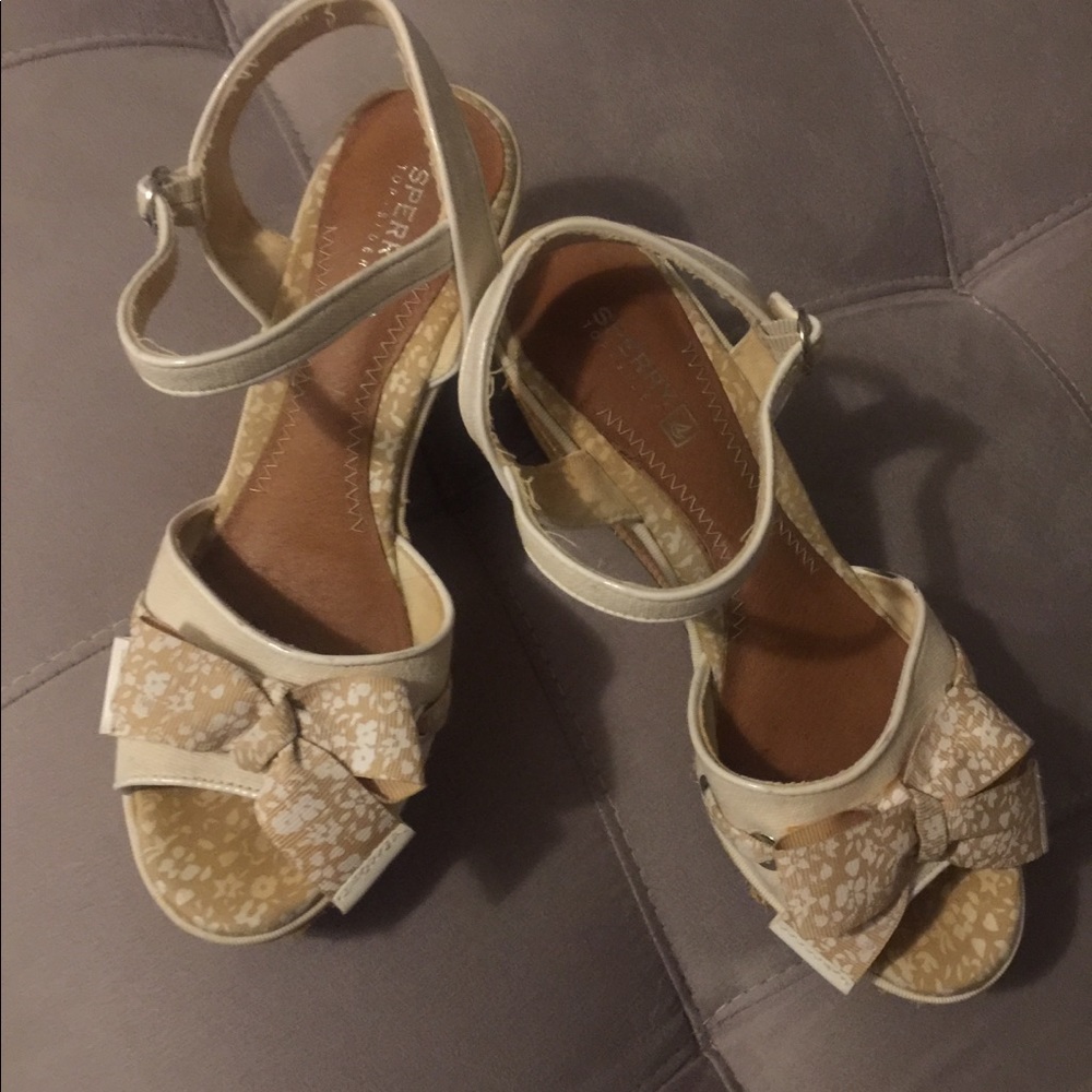 Beautiful Sperry woven wedge sandals